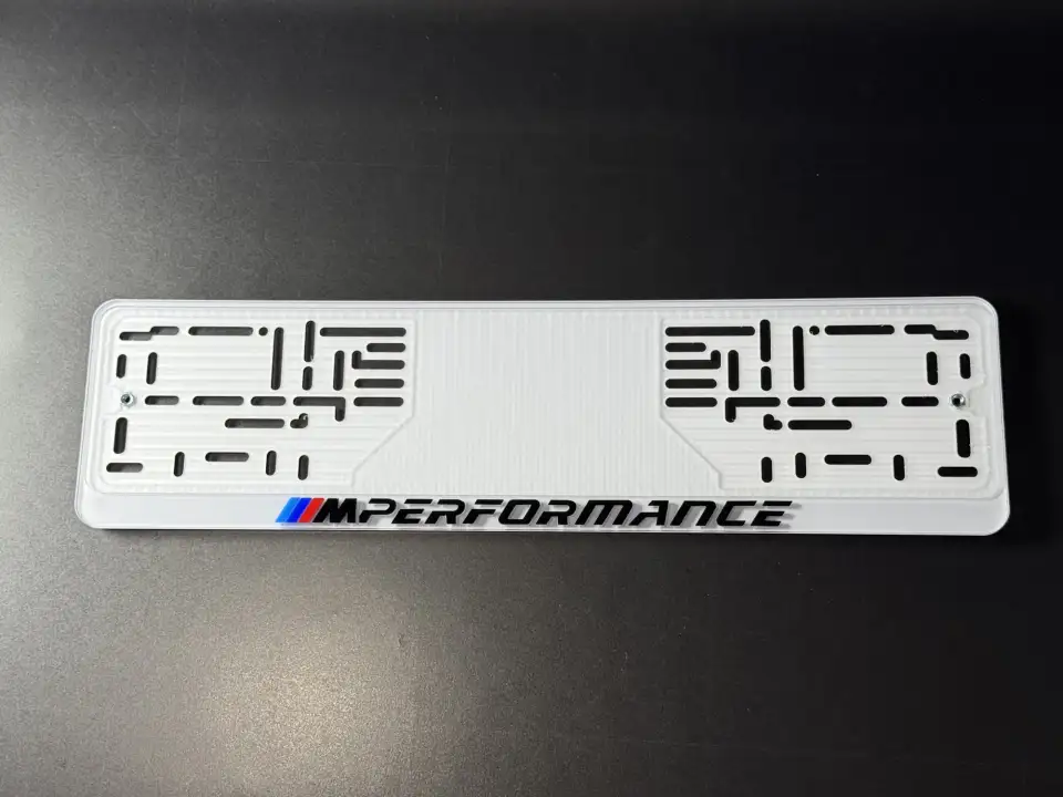 BMW M Performance · белая, чёрные буквы Белая номерная рамка BMW M Performance с чёрными объёмными буквами